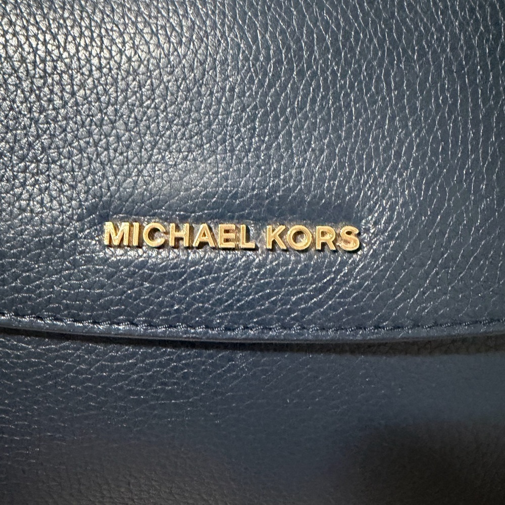 Michael Kors Bedford Legacy Leather Flap Shoulder Bag - Picture 3 of 9